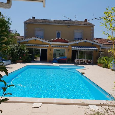 Bienvenue Chez Lilaroma Bed & Breakfast Mérignac Exterior photo