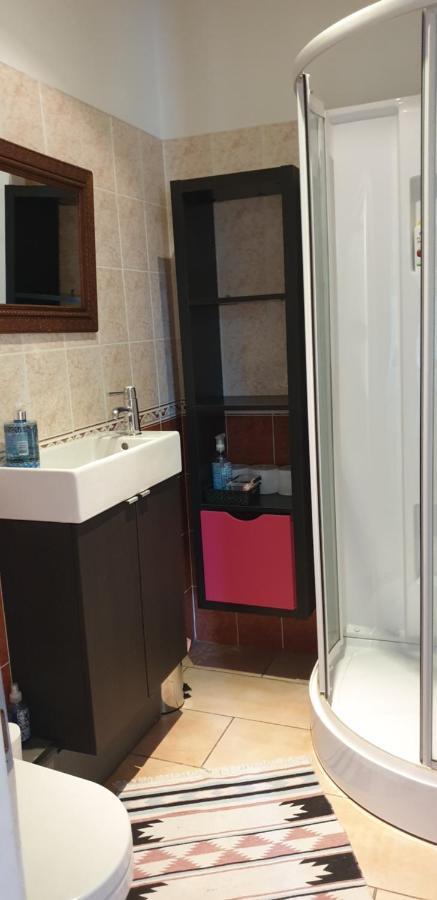 Bienvenue Chez Lilaroma Bed & Breakfast Mérignac Exterior photo