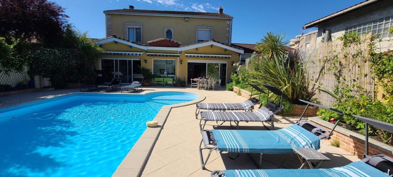 Bienvenue Chez Lilaroma Bed & Breakfast Mérignac Exterior photo